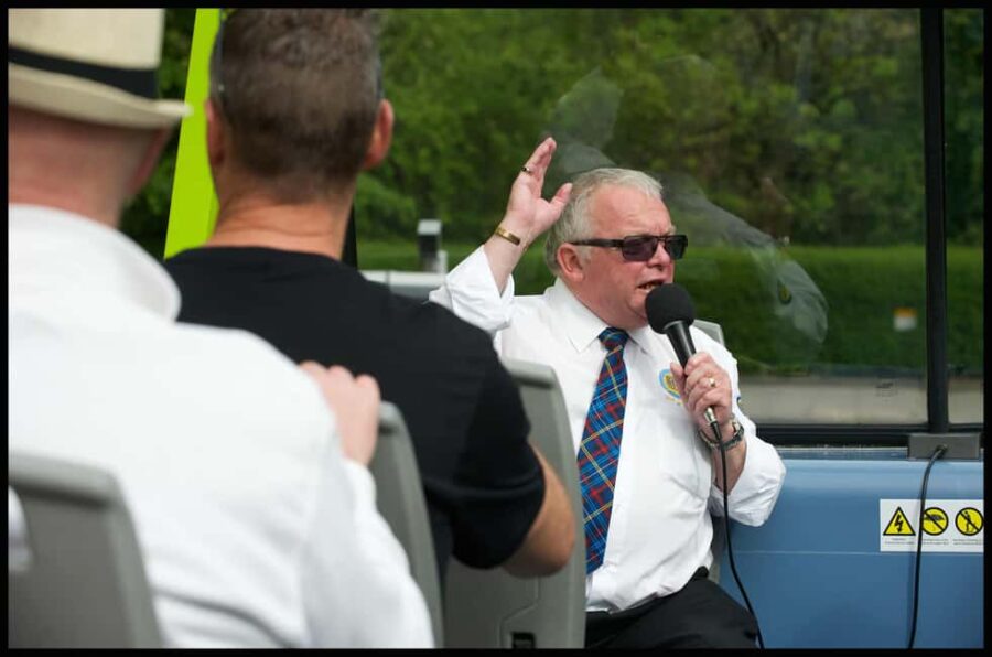 Edinburgh: Hop-On Hop-Off Bus Tour with Live Guide - Discover Edinburgh Castle from a Prime Viewing Spot