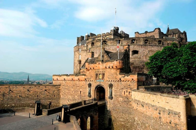 Edinburgh: Multi-Sensory Old Town Historical Walking Tour - Key Points