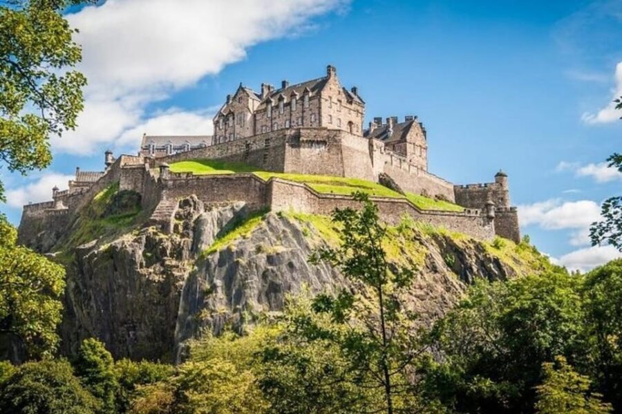 Edinburgh: Must-See Attractions Guided Walking Tour - The Tour Starts at The Scotsman Hotel on North Bridge