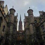 Edinburgh: Old Town early morning walk with a Scottish guide - Starting Point: Meeting at the Mercat Cross with a Scottish Flag Umbrella