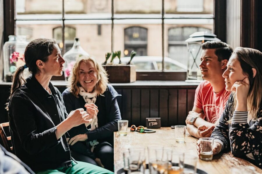 Edinburgh: Old Town Guided Walking Tour and Beer Tasting - Exploring Edinburgh’s Old Town and Southside on Foot