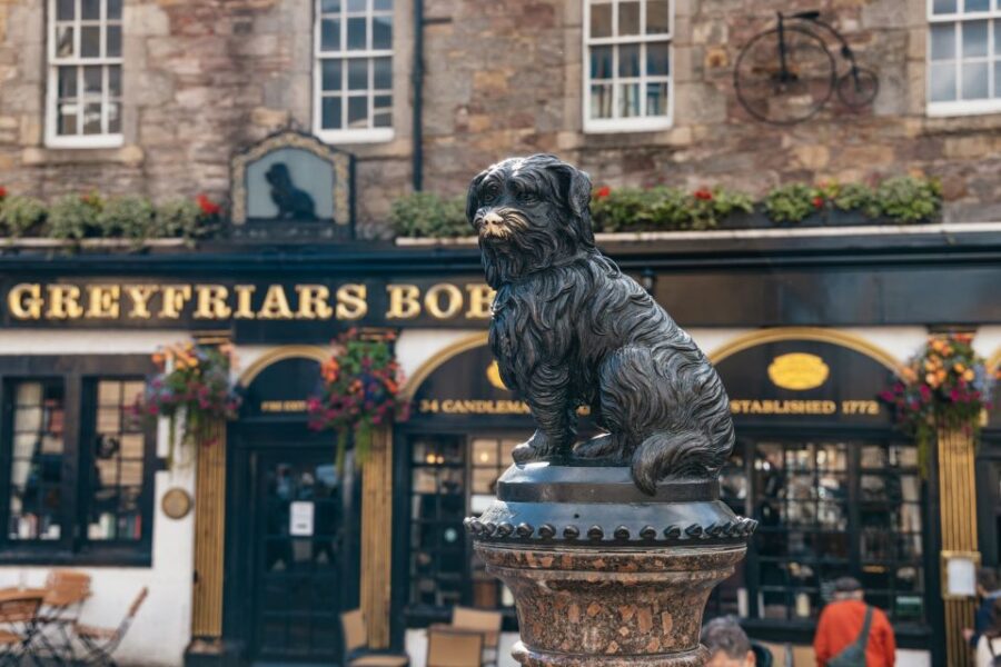 Edinburgh: Old Town History and Tales Walking Tour - Maximize Your Experience at Key Landmarks