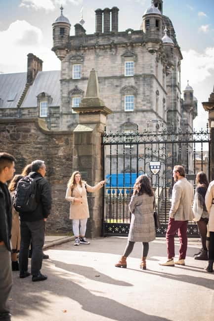 Edinburgh: Old Town Walking Tour with Holyrood Entry - Discovering Greyfriars Kirkyard and Its Legends