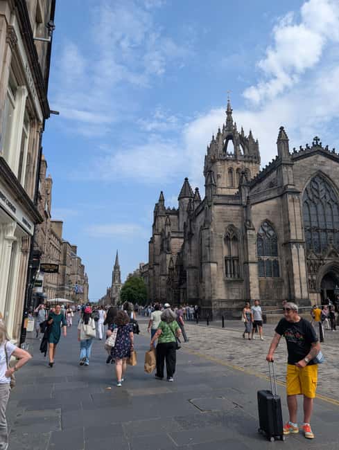 Edinburgh Old Town Walking Tour - Starting at St Giles Cathedral on Edinburghs High Street