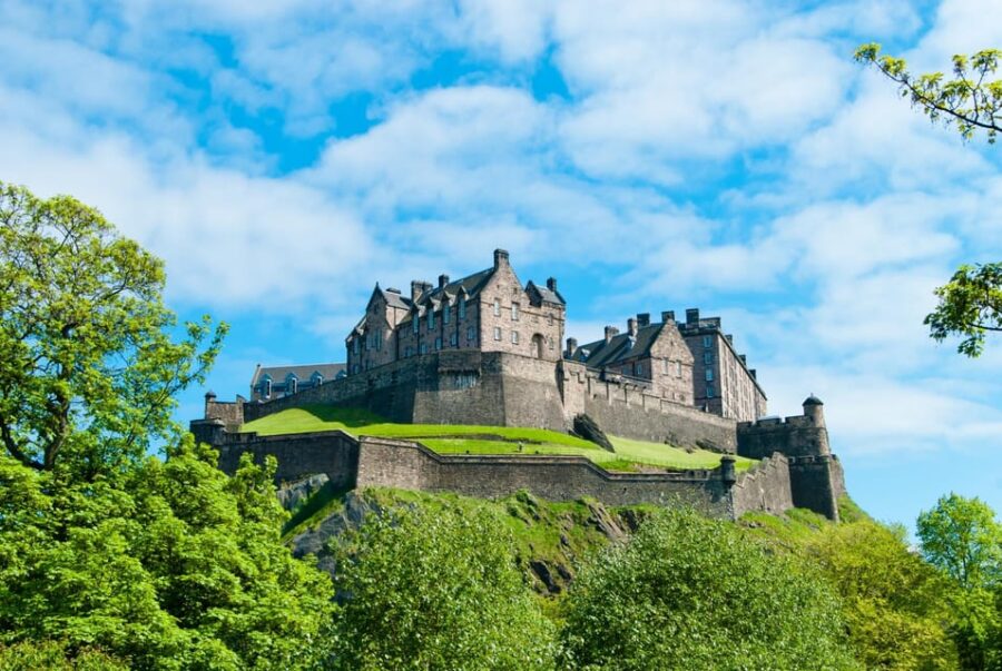 Edinburgh Overnight Trip with Accommodation - From Kings Cross to Edinburgh: Seamless Travel Begins