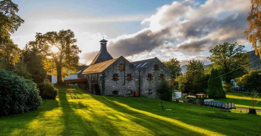 Edinburgh: Ultimate Whisky Experience - From Edinburgh to Highland Distilleries in Comfort