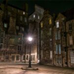 Edinburgh: Witches Old Town Walking Tour & Underground Vault - The Guide’s Storytelling Approach