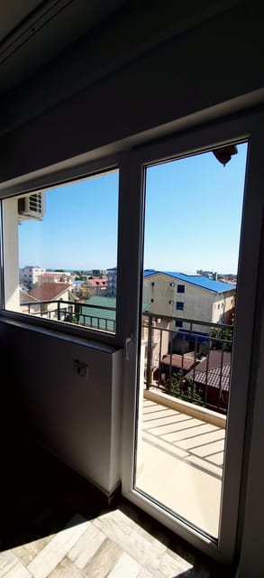 Eforie Nord: Blue Sky Hotel Accommodation with Breakfast - The Modern Rooms with Balconies and City Views