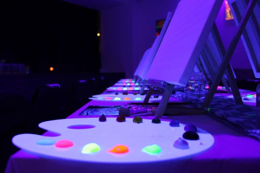 Eindhoven: Paint and Sip in the Dark at Rembrandt van Wine - Final Thoughts on the Eindhoven Neon Painting Party