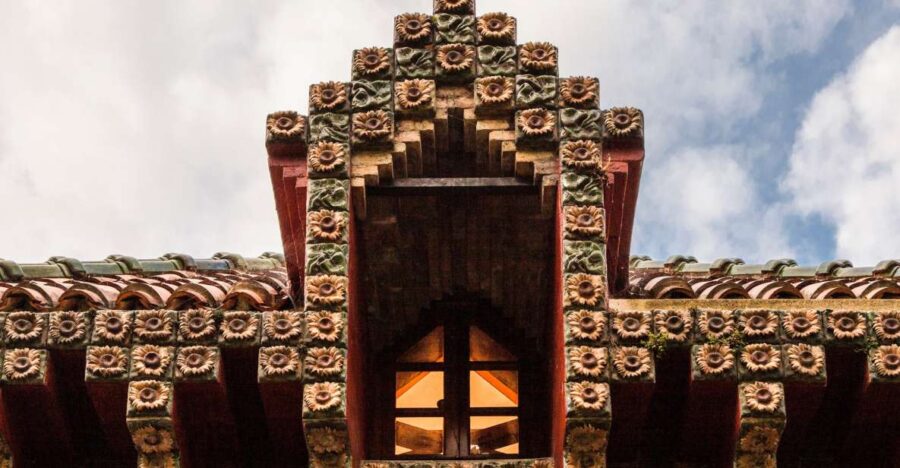 El Capricho Entrance Ticket - Visiting the Exterior and Interior of El Capricho