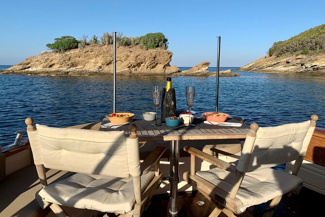Elba Island - Aperitif on the boat at sunset - private - Visiting Calanova Beach and Straccoligno: Two Scenic Stops