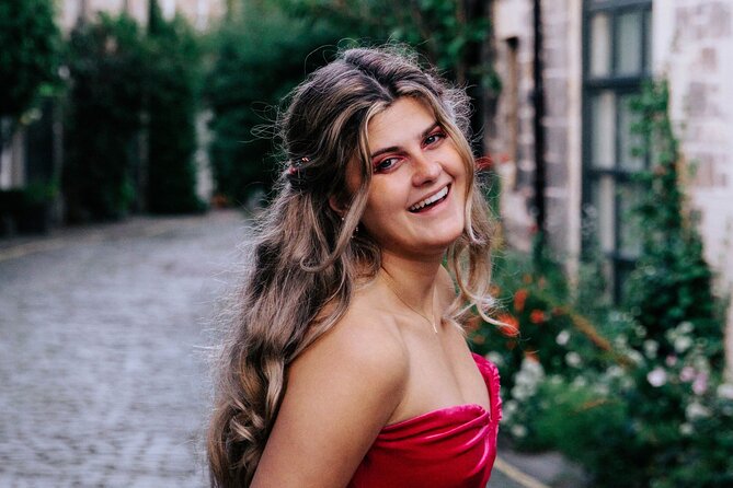 Elegant Professional Private Photoshoot Tour in Edinburgh - Climbing Calton Hill for Iconic City Views