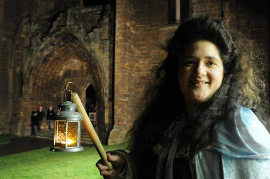 Elgin: Cathedral Interior Guided Tour - Discovering the Rich History of Elgin Cathedral