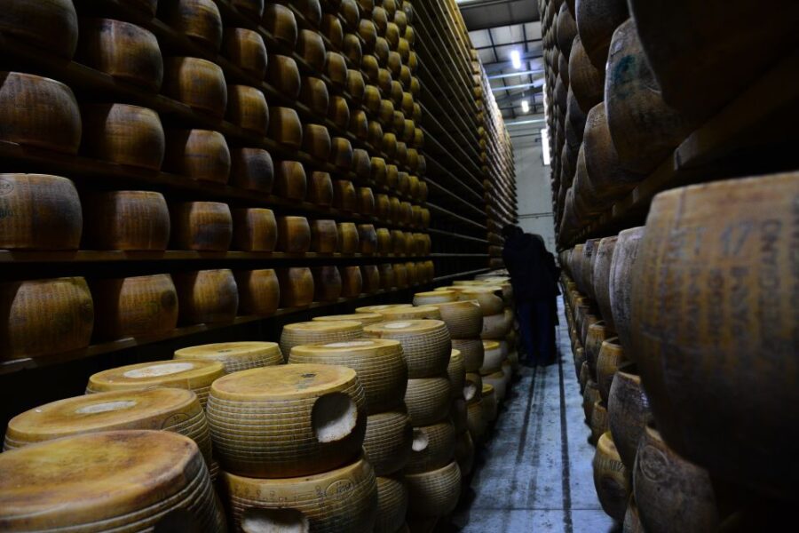 Emila-Romagna: Parmigiano, Prosciutto, Wine & Balsamic Tour - Starting Point and Logistics of the Tour from Florence