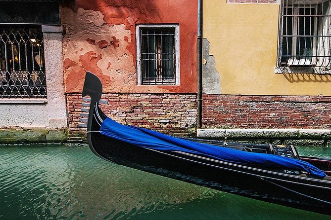 Enchanting Venice: Private Gondola Experience - The 30-Minute Ride in a Traditional Venetian Gondola