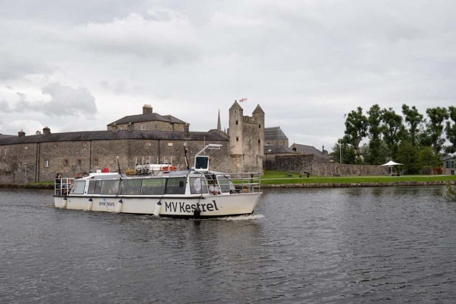 Enniskillen: Devenish Island Cruise with Bar - Starting at Enniskillen: The Round O Jetty