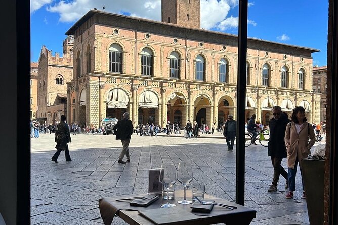 Enogastronomia Experience with Local Chef-Taste Bologna - The Tour Starts in the Heart of Bologna at Piazza Maggiore