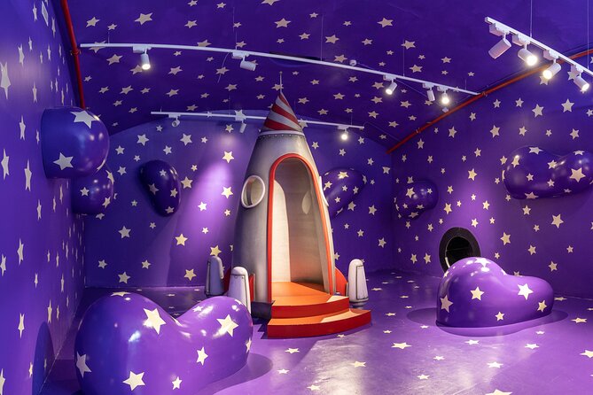 Entrance to the Sweet Space Museum in Madrid - The Location of the Sweet Space Museum in Madrid