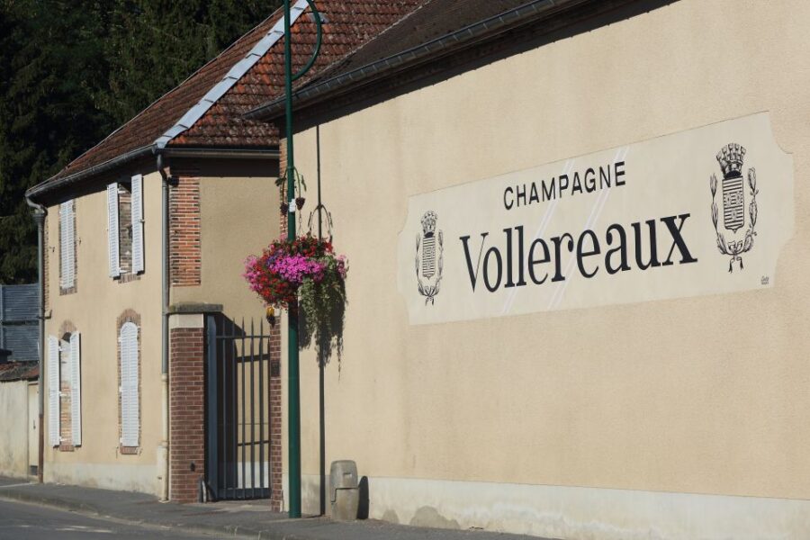 Epernay: Guided Tour of Champagne Cellar with Tastings - Visit the Historic Vollereaux Champagne House in Epernay