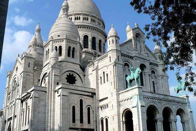 Escape game inside the Sacré-Coeur - Starting Point at Funiculaire Gare Haute