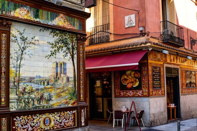 Escape the Inquisition in Madrid Exploration Game - Starting Point and Meeting Logistics in Madrid’s Old Town