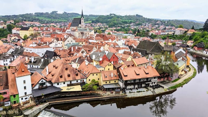 eský Krumlov: Private Day Trip from Prague with Local Guide - Starting Point and Transport: Comfortable and Convenient Pickup