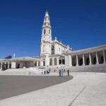 ESPECIAL-Tour to Fátima, Nazaré and Óbidos - VAN - Visiting the Sanctuary of Fátima: A Pillar of Faith and History