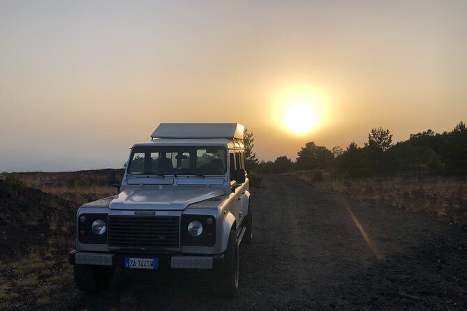 Etna at sunset - 4x4 tour with Sicilian sweet aperitif - Discovering Lava Tubes in the Grotta dei Tre Livelli