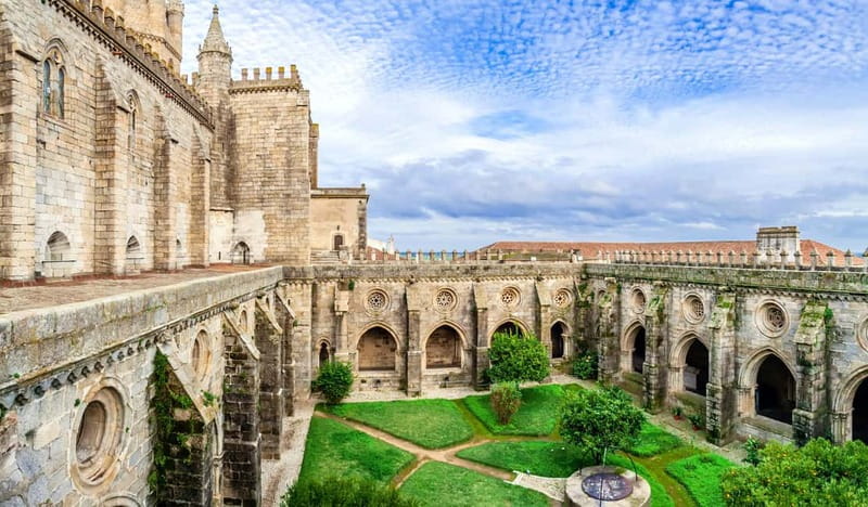 Évora Full Day Tour on a Luxury Mercedes - The Roman Temple and Medieval Monuments