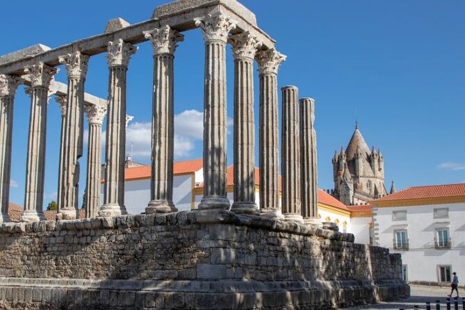 Évora Private Half-Day of Wonders with Tickets - Visiting the Bones Chapel: A Stirring Sight