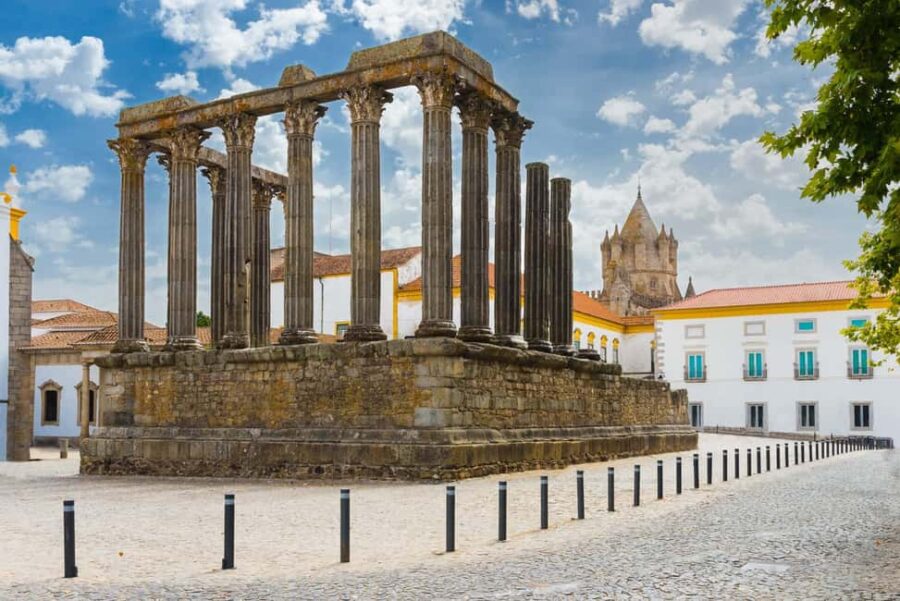 Évora: Small group walking tour with Chapel of Bones - Starting at the Royal Palace of Évora in the Historic Center