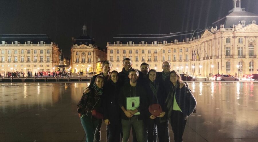 Exclusive! Bordeaux: Nighttime Highlights Walking Tour - Savoring a Local Cannelé Pastry