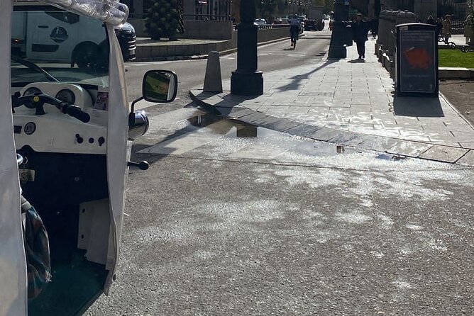 "Exclusive Panoramic Views of Madrid in Tuk Tuk with pickup" - Artistic and Literary Heritage in the Barrio de Las Letras