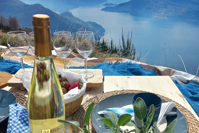 Exclusive Picnic in the Foothills of the Alps with the Lake Views - Discovering the Hills Near Varenna