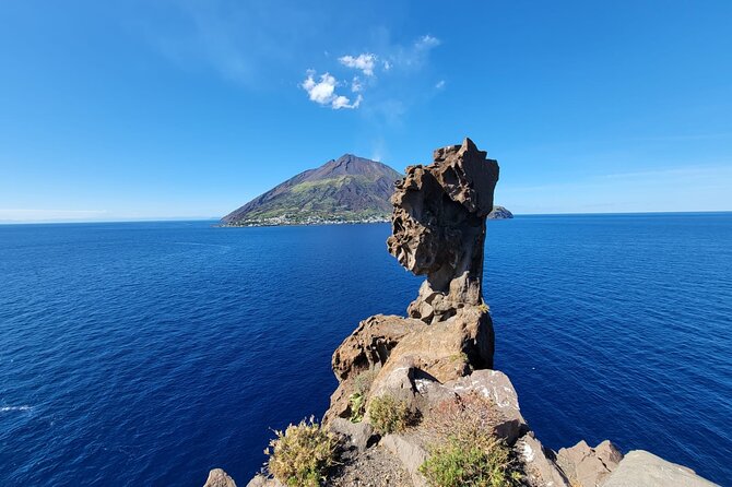 Exclusive tour of Stromboli island, Boat tour with Pasqualo - Visiting the Stromboli Volcano and Sciara del Fuoco