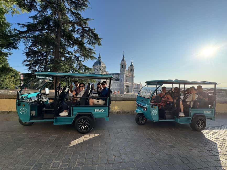 Explore Barcelona in comfort with our electric TukTuks - Exploring the Arc de Triomf and Parc de la Ciutadella