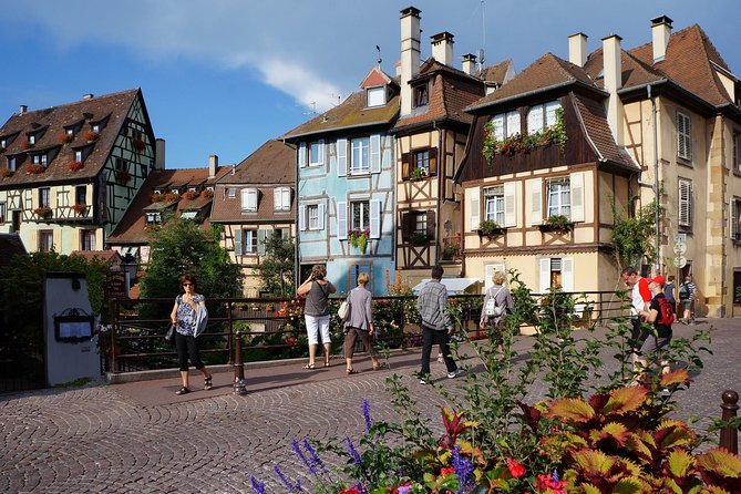 Explore Colmar in 60 minutes with a Local - Exploring Place des 6 Montagnes Noires and Avenue de la République