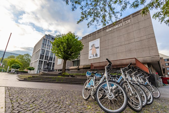 Explore Dusseldorf in 60 minutes with a Local - Admiring St. Lambertus Church’s Medieval Charm
