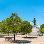 Explore Valence in 60 minutes with a Local - Starting Point and Meeting Logistics in Valence