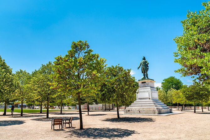 Explore Valence in 60 minutes with a Local - Starting Point and Meeting Logistics in Valence