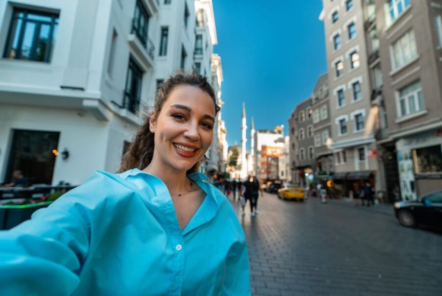 Eyüp Sultan Mosque and Eyüp District Istanbul Walking Tour - Visiting the Eyüp Sultan Mosque, One of Islam’s Most Important Temples