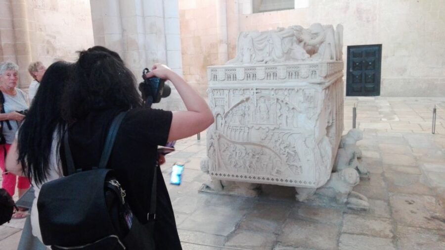 Fátima, Batalha, Alcobaça, Nazaré and Óbidos Private Tour - Visiting the Fátima Shrine and Learning Its Significance