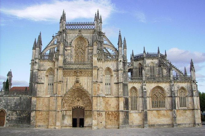 Fátima Full Day Trip from Lisbon in Private Vehicle - Batalha Monastery: A Gothic Marvel