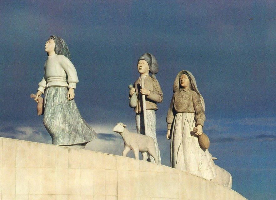 Fátima Holy City Half Day Tour - Visiting the Chapel of the Apparitions and Its Significance