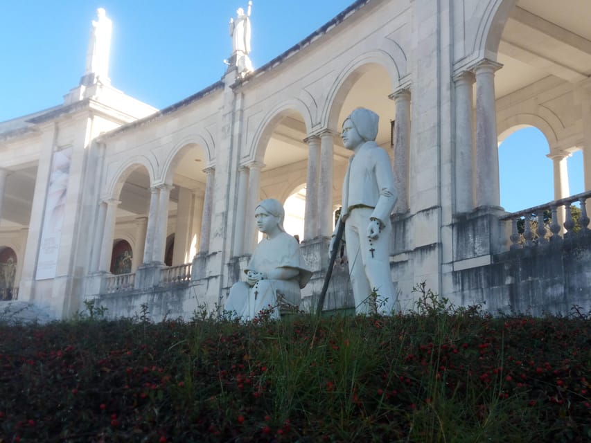 Fátima, Óbidos & Nazaré | Full Day Private Tour - Exploring Óbidos’ Medieval Charm and Whitewashed Houses