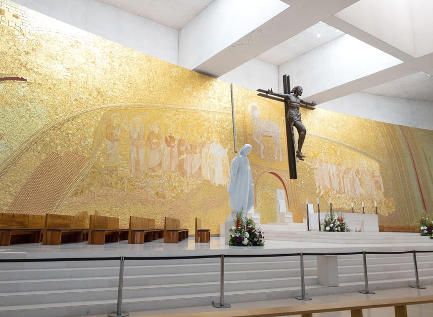 Fátima: Sanctuary and Aljustrel Village, Private Guided Tour - Starting Point at the Sanctuary of Fátima