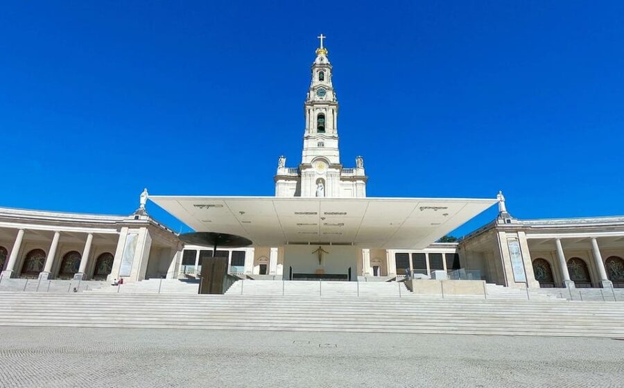 Fátima :the most important religious cathedral in Portugal - Discover Fátima’s Spiritual Atmosphere and Monuments