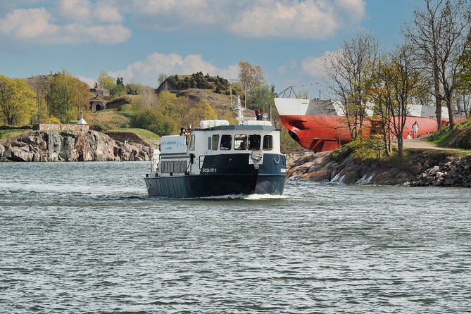 Ferry to Suomenlinna Fortress Island - The Ferry Experience: Comfort and Views