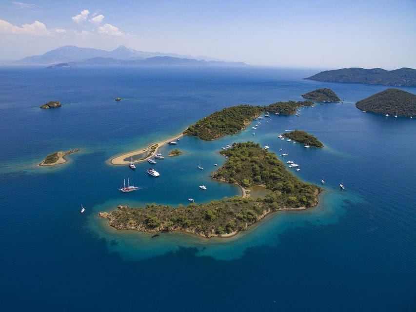Fethiye: 12 Islands Boat Tour with Lunch and Hotel Pickup - The Scenic Route: Islands, Bays, and Natural Wonders