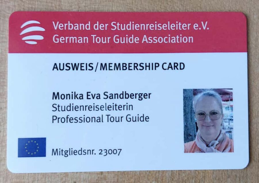 Florence: city walk to the most famous historical monuments - Exploring Santa Maria Novella and Its Famous Facade